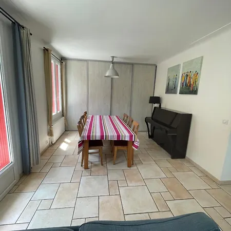 Grande Maison Dans Les Pyrénées Сasa de vacaciones Argelès-Gazost