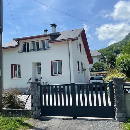 Grande Maison Dans Les Pyrenees Casa de Férias