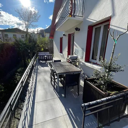 Grande Maison Dans Les Pyrenees בית נופש