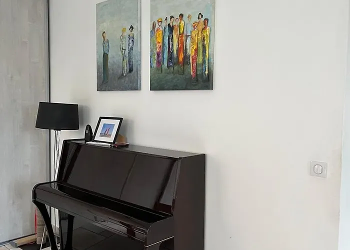 Grande Maison Dans Les Pyrenees 펜션 *