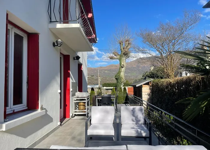 Grande Maison Dans Les Pyrenees 펜션