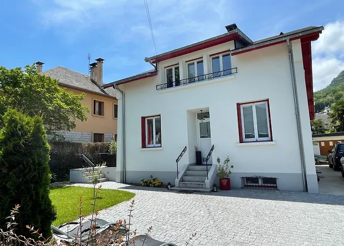 Grande Maison Dans Les Pyrenees 펜션