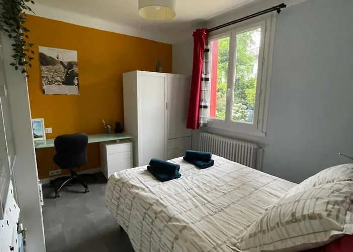 Grande Maison Dans Les Pyrenees 펜션 *